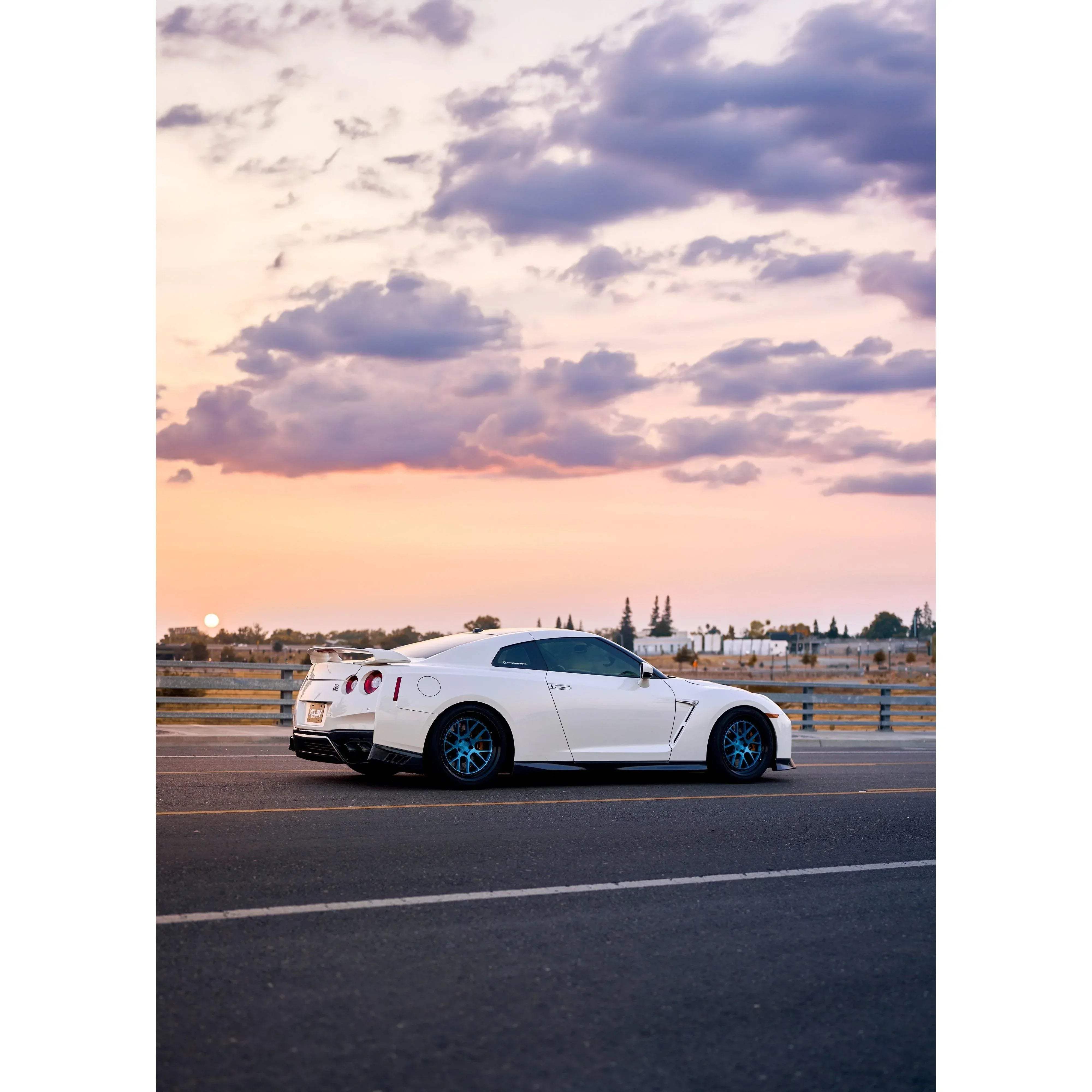Nissan GT-R R35 High Resolution Car Poster #039
