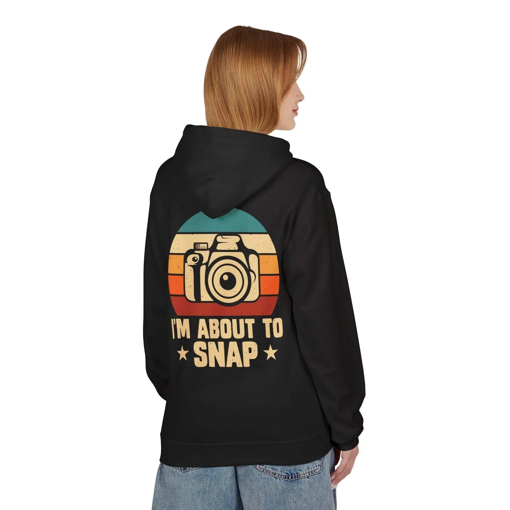 Retro Photographer's "I'm About to Snap" Fleece Hoodie - Stylish Comfort for Creatives