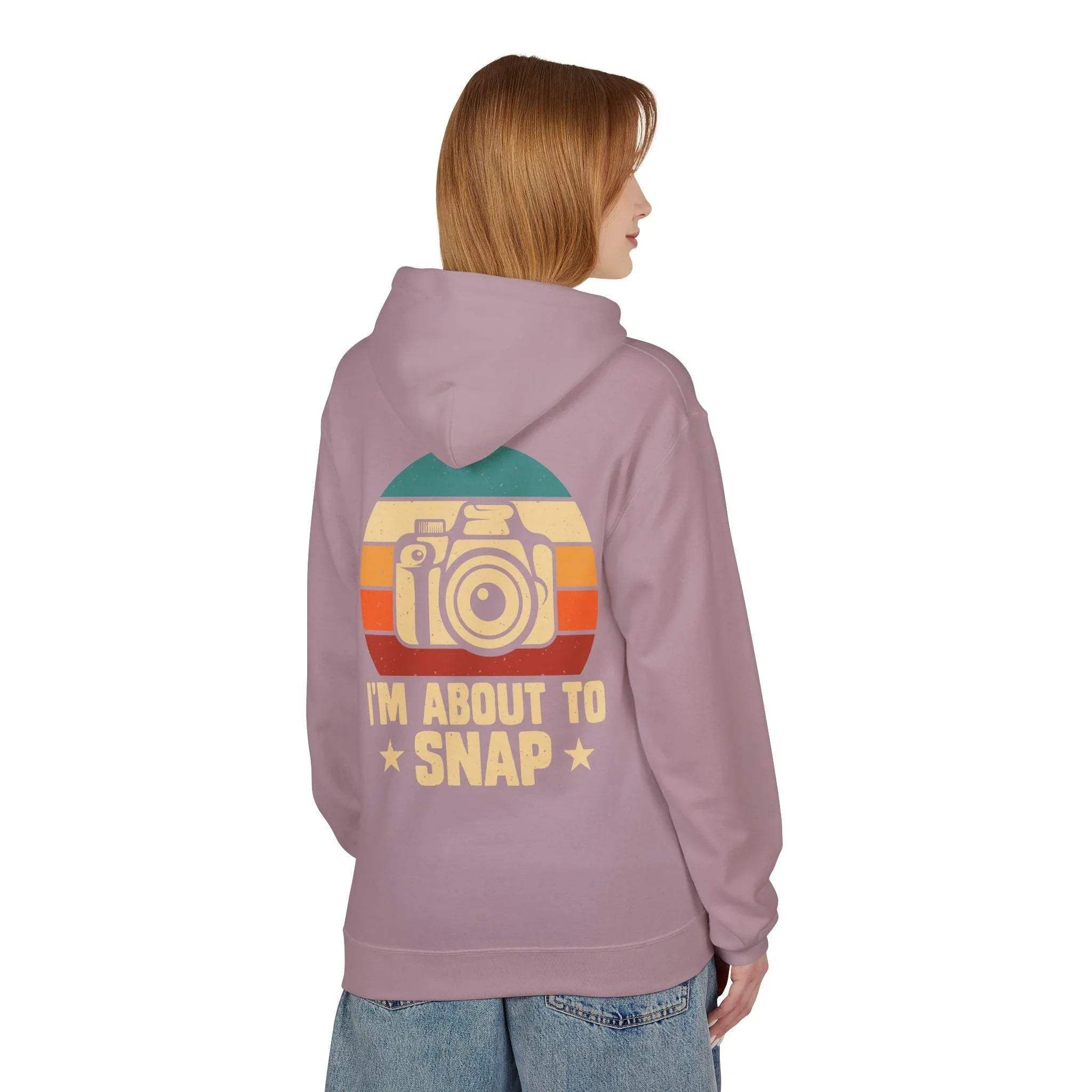 Retro Photographer's "I'm About to Snap" Fleece Hoodie - Stylish Comfort for Creatives