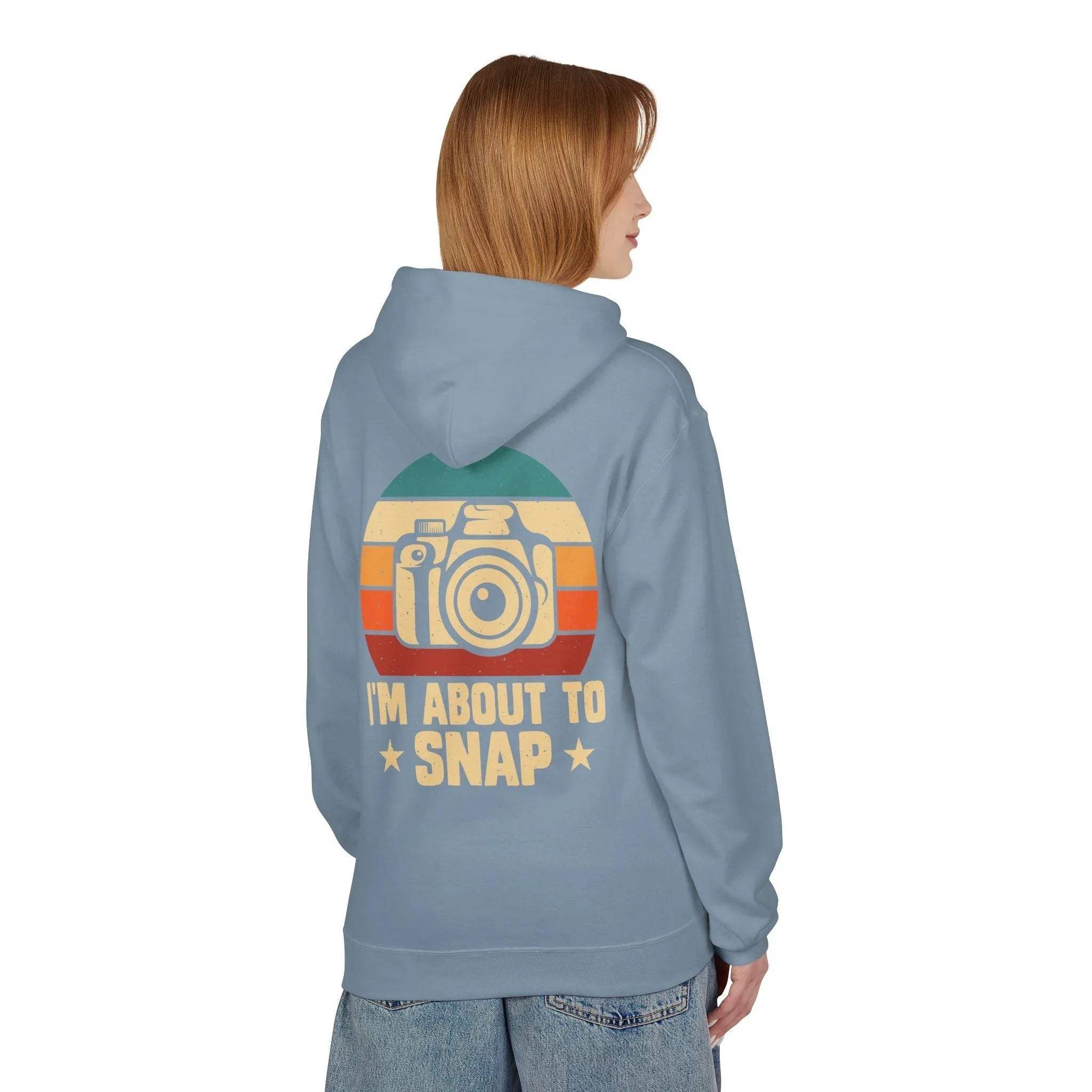 Retro Photographer's "I'm About to Snap" Fleece Hoodie - Stylish Comfort for Creatives