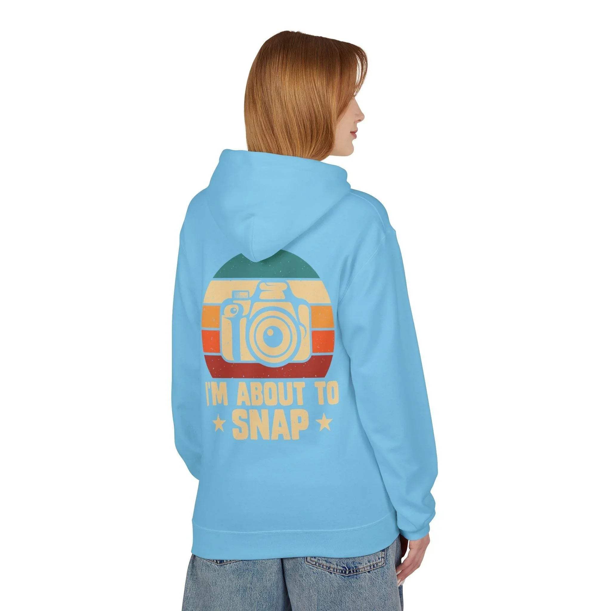 Retro Photographer's "I'm About to Snap" Fleece Hoodie - Stylish Comfort for Creatives