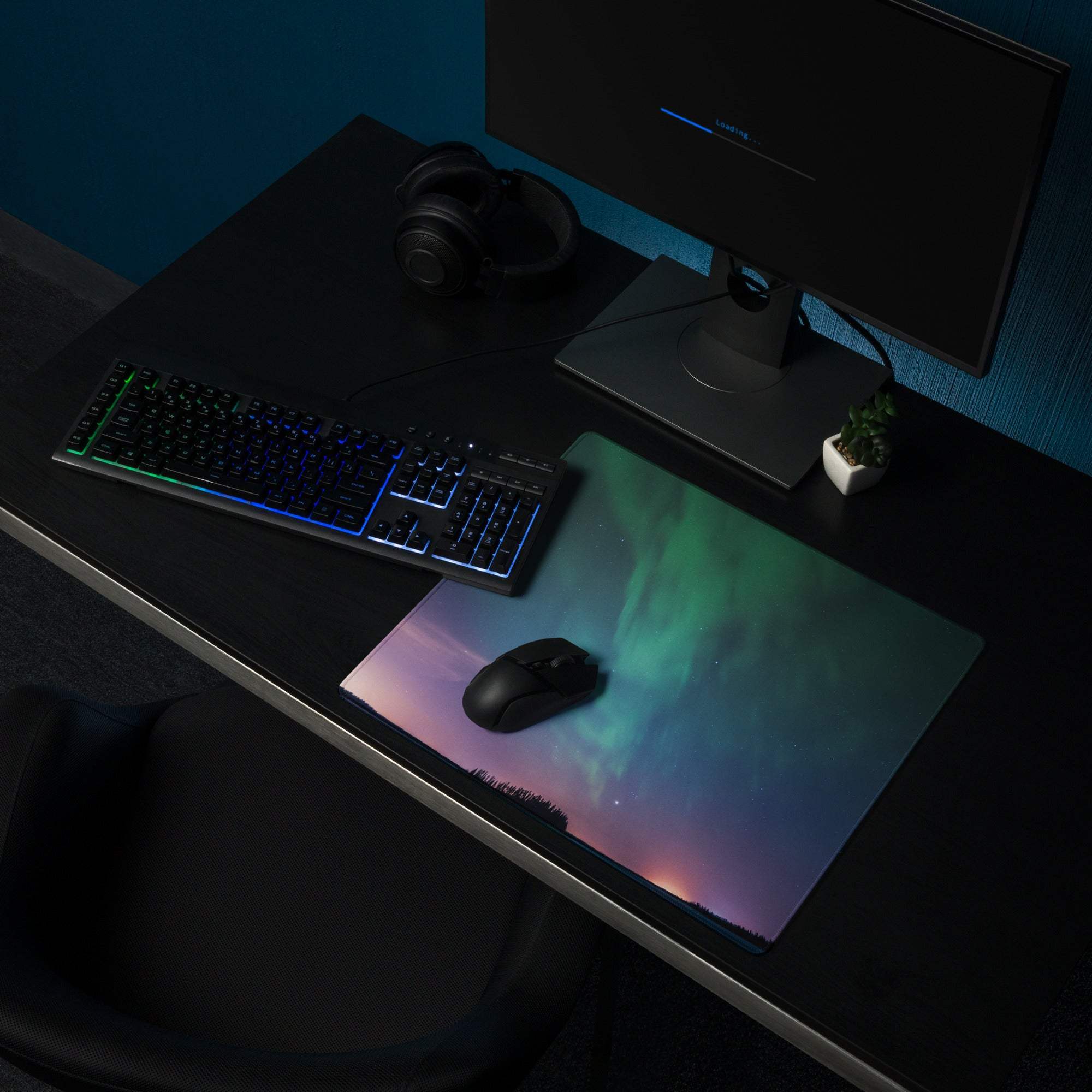 Aurora borealis gaming mouse pad with non-slip base and stitched edges