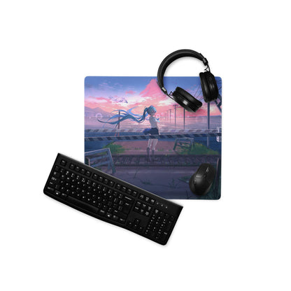 Black qwerty keyboard on anime sunset purple gaming mouse pad
