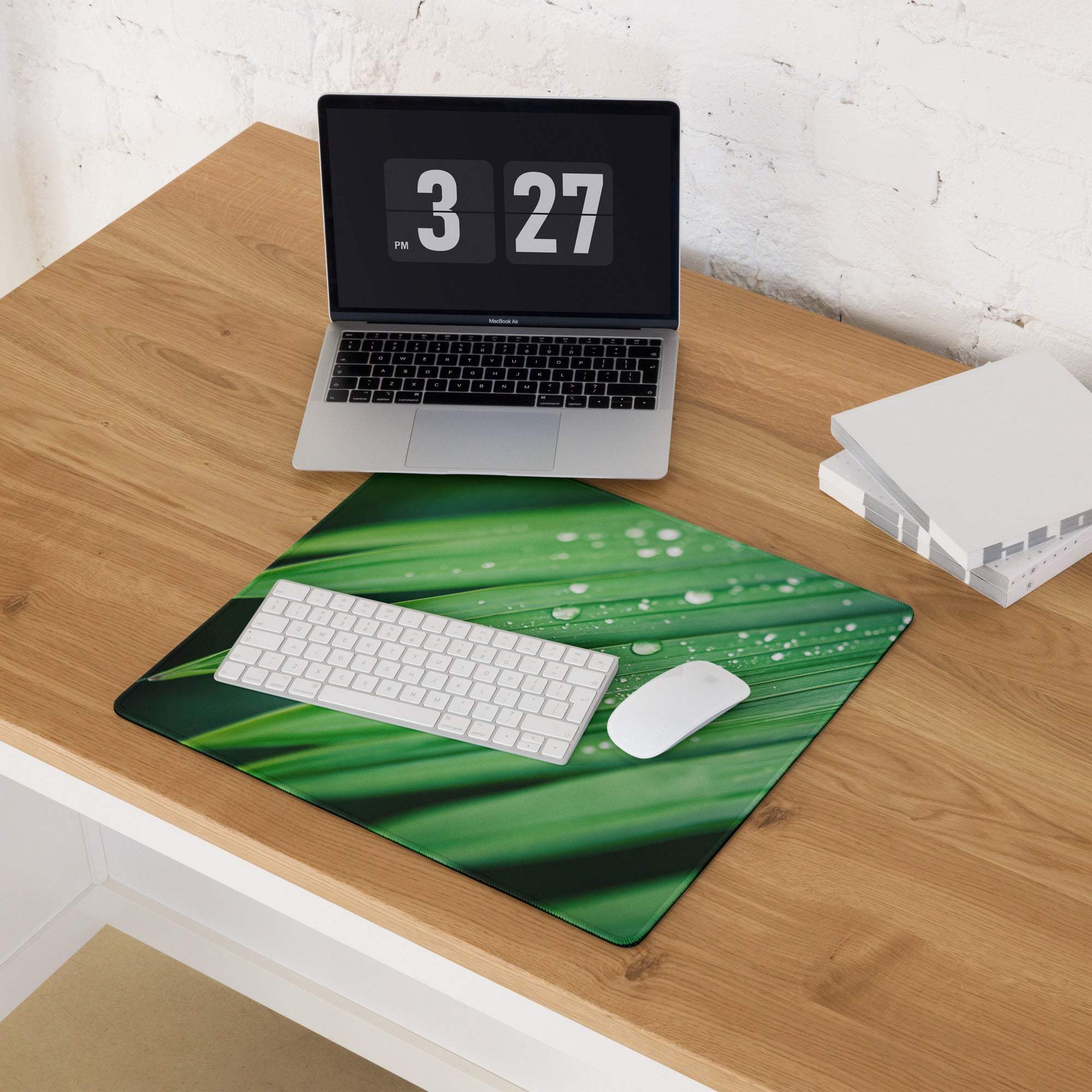 Green leaf-patterned gaming mousepad with water droplets, non-slip base