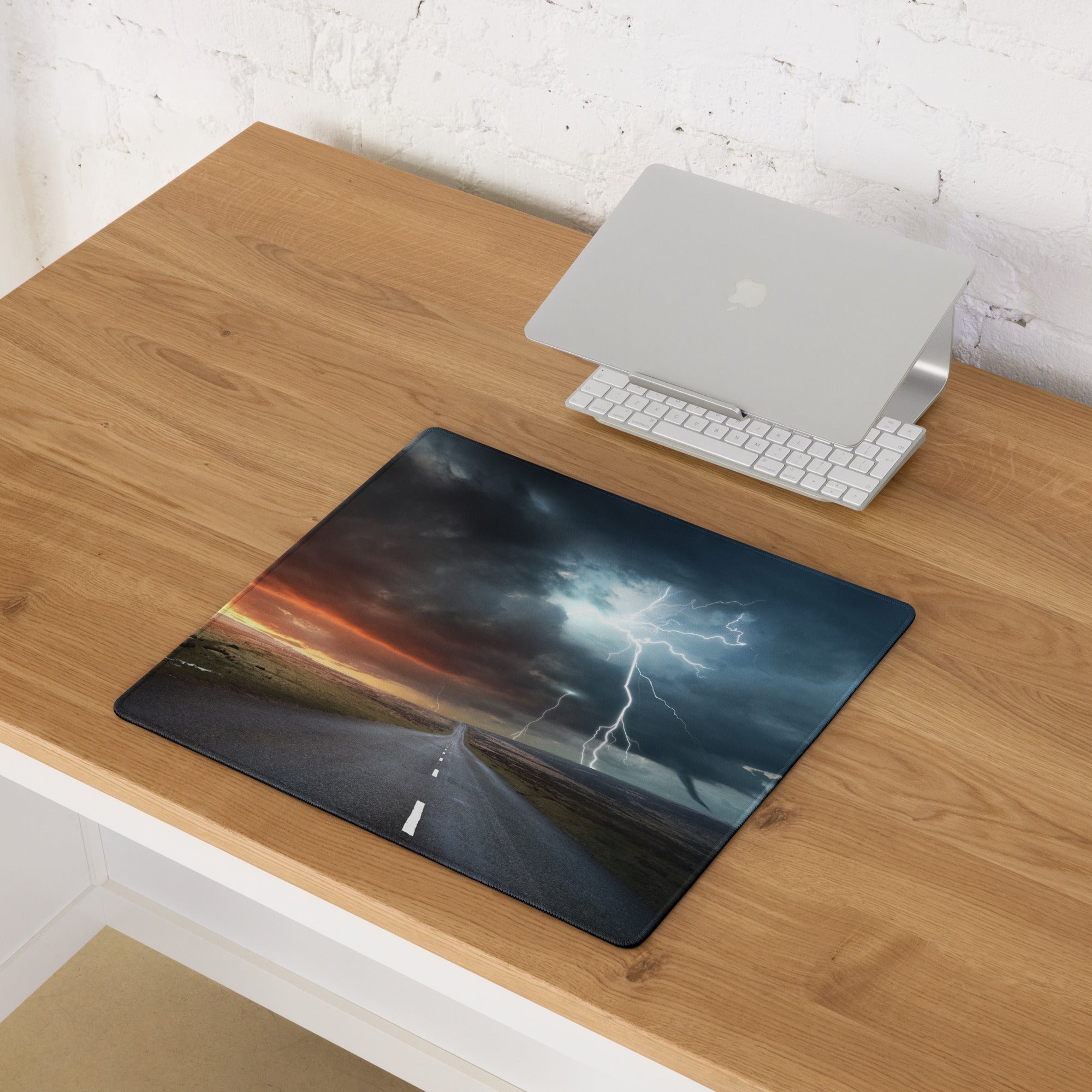 Stormy Lightning Mouse Pad - Gaming Mouse Pad Stormy Blue For Esports Setup Cinematic Epic Mood Modern Tech Decor