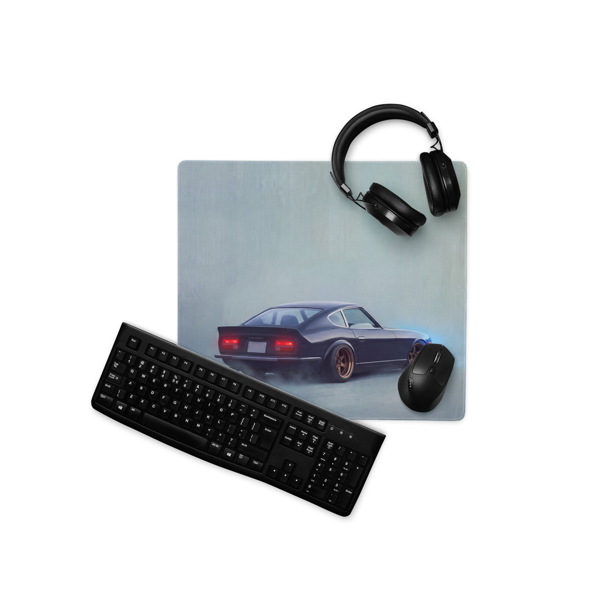 Datsun 240Z Inspired Midnight Blue Bronze Rim Desk Mat – Low-Friction Cloth Setup Mousepad