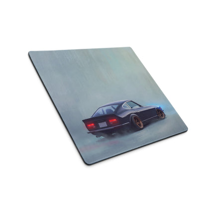 Datsun 240Z Inspired Midnight Blue Bronze Rim Desk Mat – Low-Friction Cloth Setup Mousepad