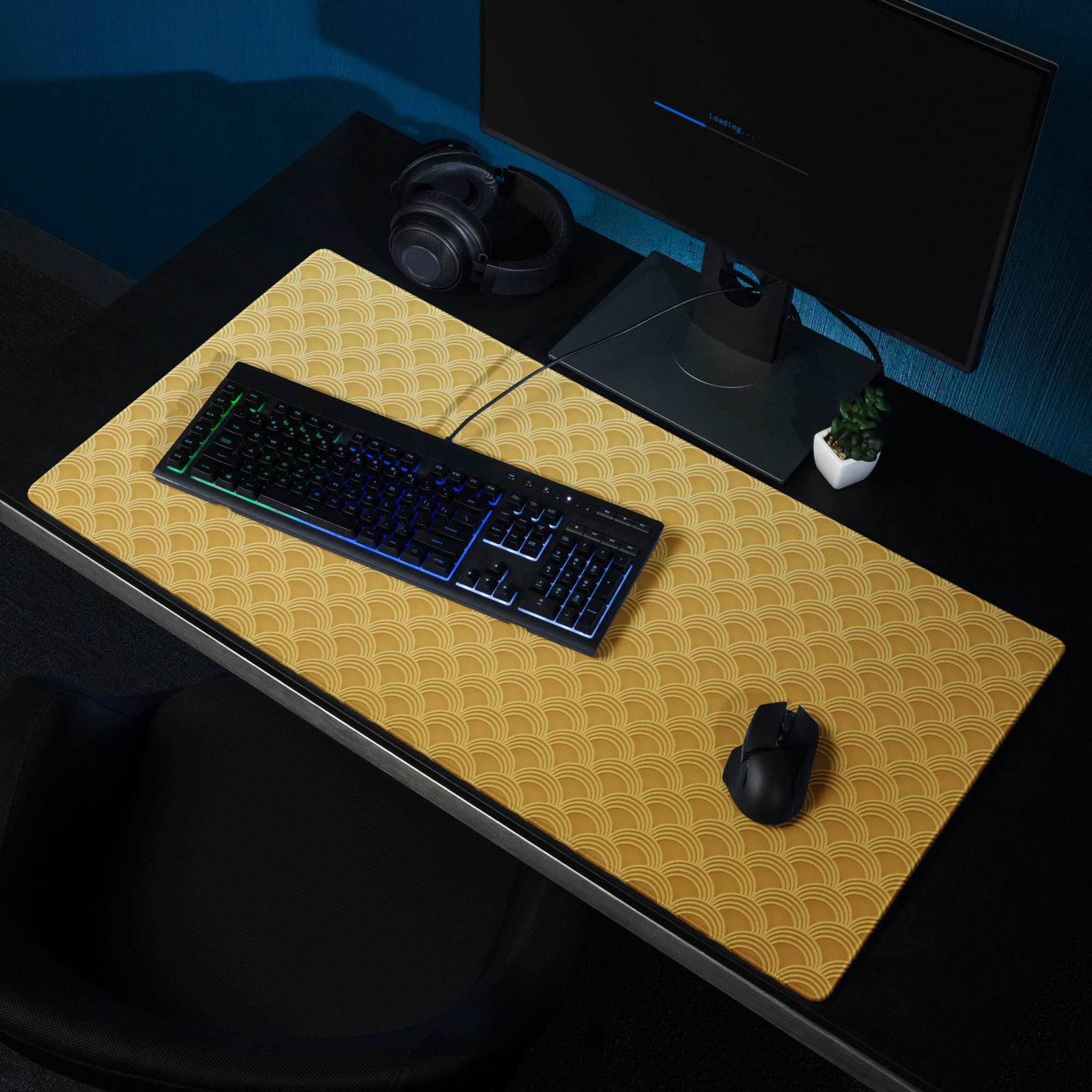 Elegant gold scallop pattern gaming mouse pad with non-slip base