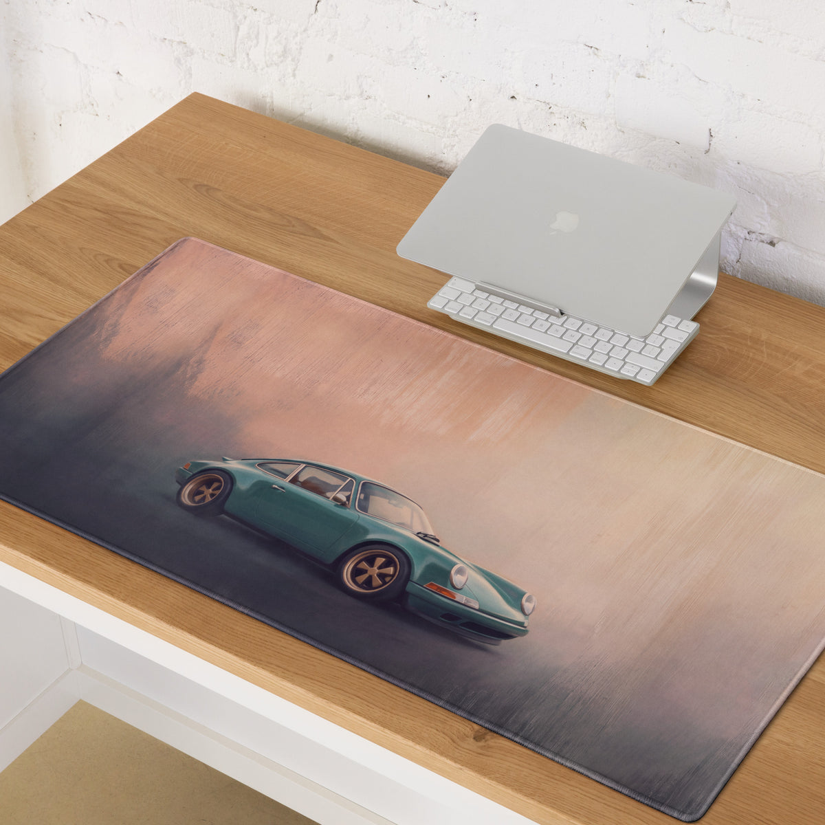 Porsche 911 Inspired Teal Restomod Gold Rim Desk Mat – High-Precision XL Gaming Mousepad